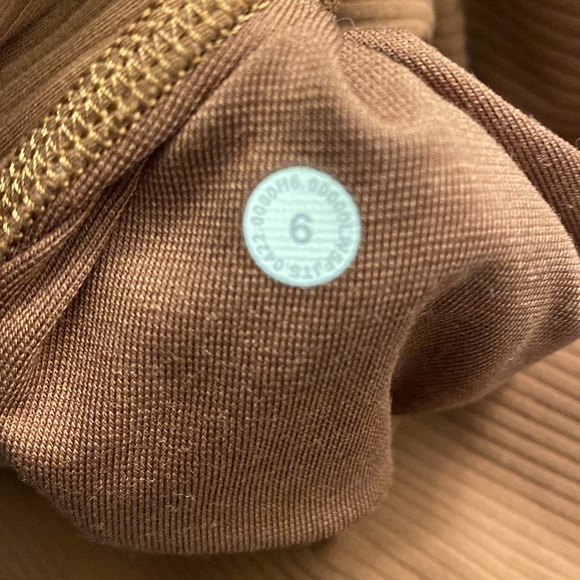 Lulu lemon leggings - Picture 2 of 2